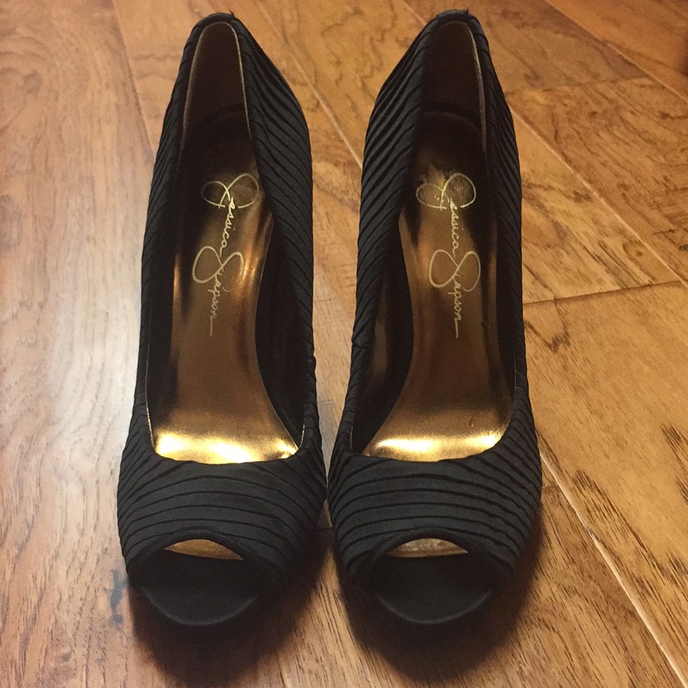 Jessica Simpson black heels size 5 1/2